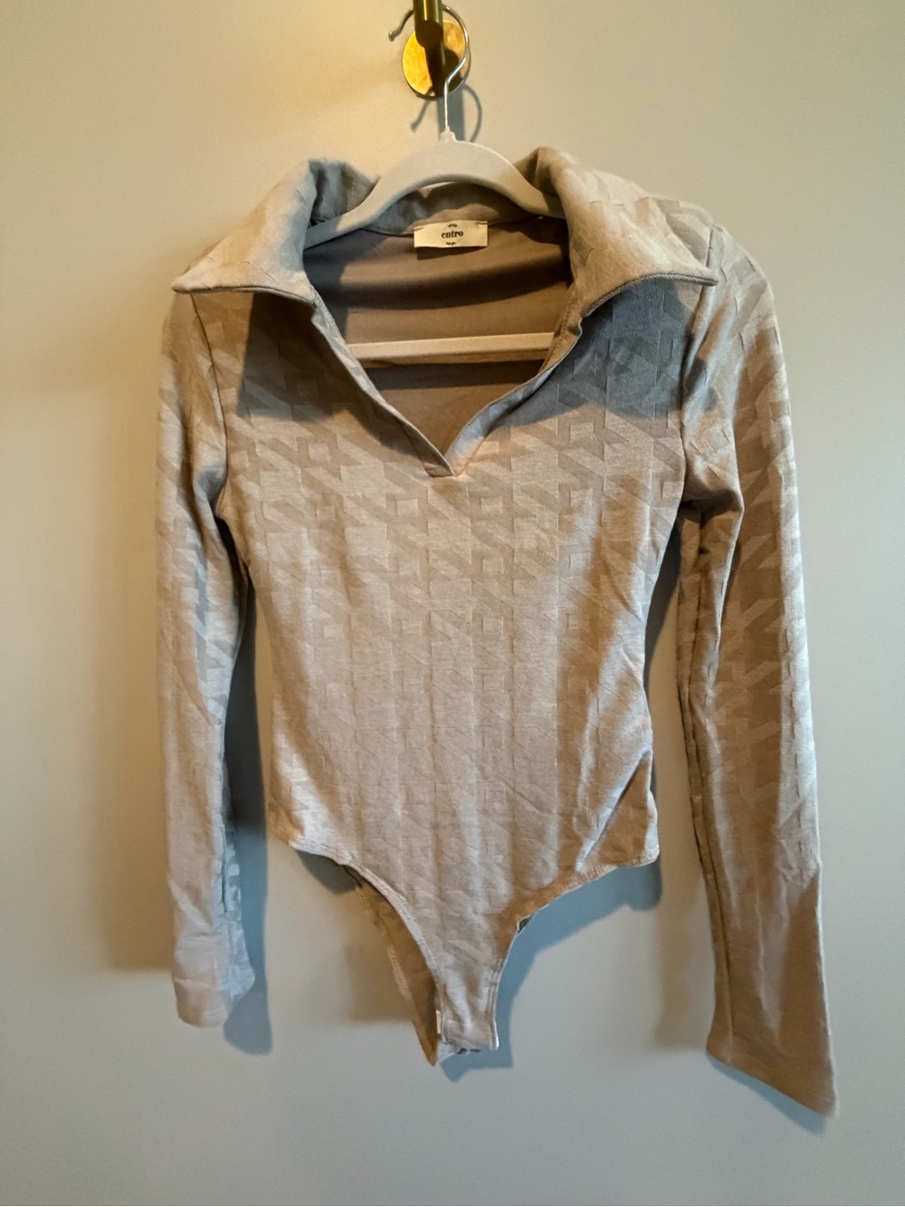 Entro Taupe Geometric Jacquard Long Sleeve Bodysuit – Small